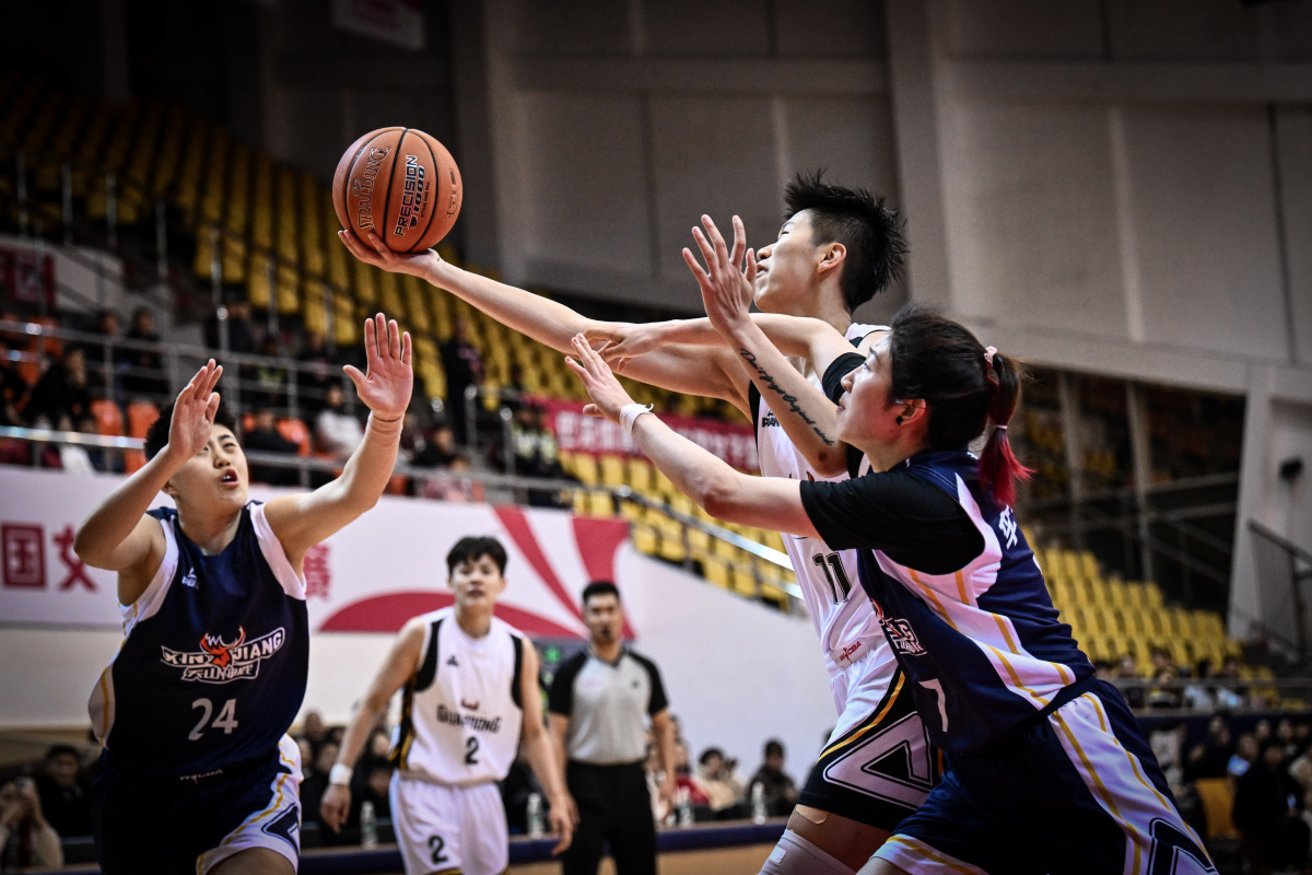 开云体育-凯恩重返赛场,险胜首场状态出色,掘金观众沸腾!-开云体育