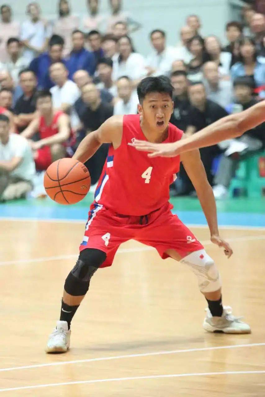 开云体育官网-篮网球星三分绝杀，全场观众热烈欢呼，发布系列时间作品.-开云体育官网